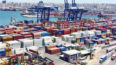 انتظام حركة الملاحة والتداول بميناء الإسكندرية خلال 24 ساعة