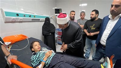 رئيس قطاع المعاهد يتفقد الحالة الصحية لطلاب معهد نور الإسلام إثر حادث الأتوبيس
