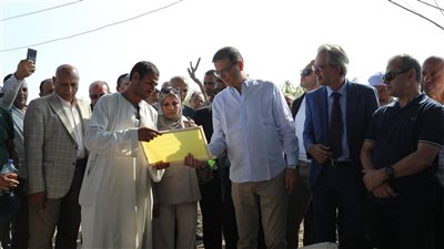  وزير الزراعة: «إفوة» نموذج عملي لقرية مصرية تزرع وتنتج وتصنع وتسوق
