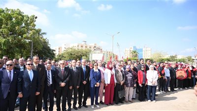 بالنشيد الوطني .. جامعة الفيوم تستقبل العام الدراسي الجديد