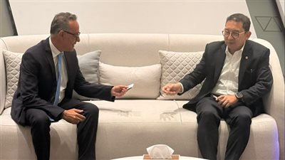  الرئيس التنفيذي لهيئة المتحف المصري الكبير يلتقي وزير الثقافة الإندونيسي