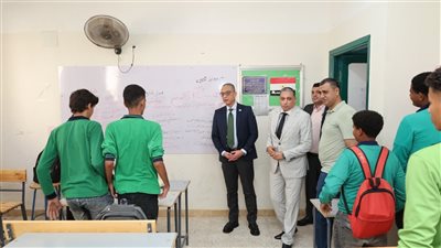 محافظ الجيزة يتفقد مدارس بولاق الدكرور