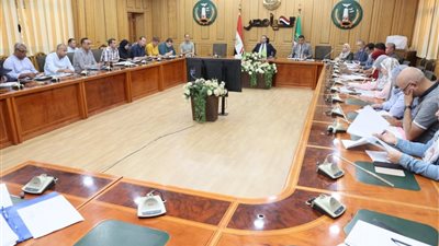 محافظ المنوفية يعقد اجتماعًا لمناقشة مستجدات الموقف التنفيذى لمشروعات الإسكان الاقتصادي 
