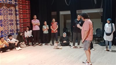 صور.. ورشة ابدأ حلمك تواصل تدريبات إعداد الممثل استعدادا لحفل التخرج