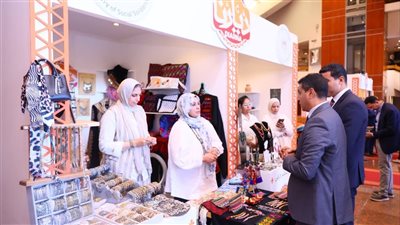 وزارة التضامن تنظم معرض ديارنا للحرف اليدوية على هامش مؤتمر 