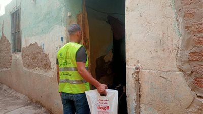 تضامن المنيا: توزيع لحوم على 70 أسرة من الأكثر احتياجًا بأبو قرقاص