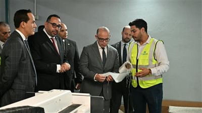 وزير الاستثمار يتفقد مصنع «بيورلايف» لصناعة الفلاتر الميكرونية ومحطات التحلية بدمياط