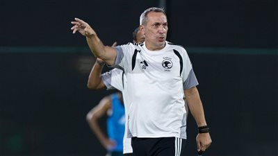 دونيس ينتقد كثرة اللاعبين الأجانب في الدوري السعودي