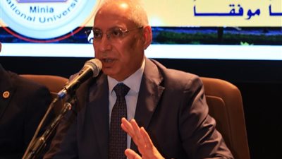 رئيس جامعة المنيا يعقد لقاءً موسعا مع طلاب جامعة المنيا الأهلية الجدد