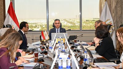 الأمن الغذائي واللوجستيات.. وزير التموين يبحث مع بنك الاستثمار الأوروبي مشروعات 2027