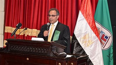 عميد دار علوم القاهرة للخريجين: واصلوا التعلم وتمسكوا بالقيم والأخلاق
