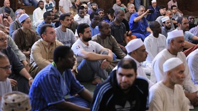 البحوث الإسلامية يفند شبهات الحداثيين حول لغة القرآن الكريم