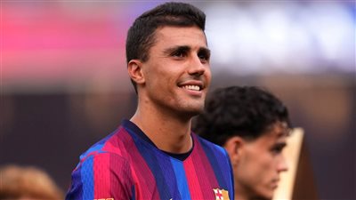 دي لا فوينتي: توقعت انتقال رودري إلى ريال مدريد.. وبرشلونة فاجأني