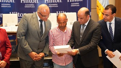 وزير العمل من الإسكندرية: عقود توظيف جديدة للشباب وذوي الهمم