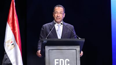 وزير الاتصالات: 20 كابلًا بحريًا دوليًا تنقل عبر مصر 90% من حركة الإنترنت بين أوروبا وآسيا