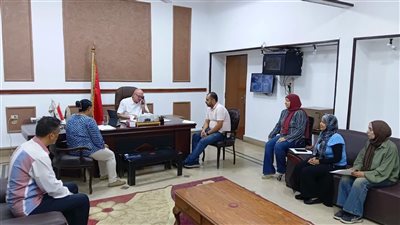 رئيس حي السيدة زينب يتابع تنفيذ الخطة الاستثمارية وتطوير الطرق والإنارة