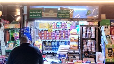 تنفيذًا لقرار تطبيق منظومة الأكشاك الموحدة.. حي غرب مدينة نصر يتابع ميدانية الالتزام بالمواصفات المقررة