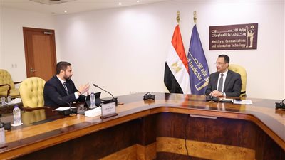 وزير الاتصالات يبحث مع إنترو القابضة إنشاء مركز كيميت للبيانات بقدرة 80 ميجاوات
