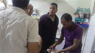 ضبط مصنع حلويات ومخزن مواد غذائية دون ترخيص بأسيوط