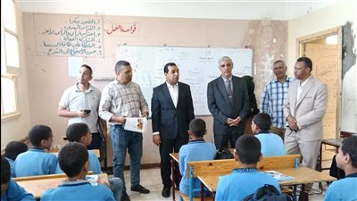 وكيل تعليم قنا يشدد على أهمية الالتزام بالخطة الزمنية وفق الجدول الزمني 