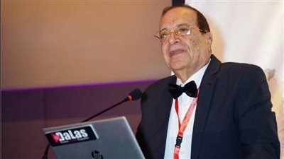 بعد منحه جائزة إنجاز العمر.. عبدالحميد الجزار يشيد بجهود مصر في توطين وإنتاج الصيدلانيات المشعة 