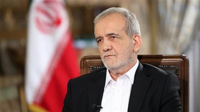 بزشكيان: إيران لن تستسلم بالقوة العسكرية 