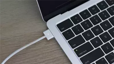 مميزات وعيوب شاحن MagSafe من آبل