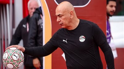 مصر ضد أنجولا..35 مباراة تكشف حكاية حسام حسن مع الفراعنة