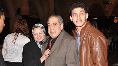 زوجة صبري عبد المنعم تنفى وفاة نجلها: مش حقيقي وحسبي الله ونعم الوكيل