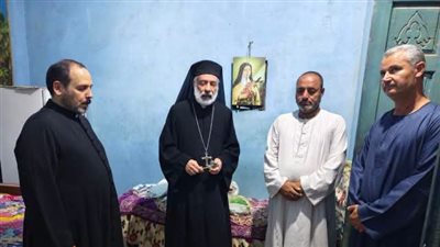 الأنبا باسيليوس يتفقد أوضاع أسر كنيسة العذراء بالحواصلية