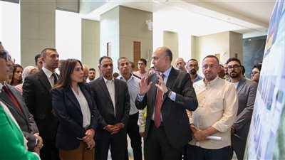 وزيرة الإسكان تقوم بجولة موسعة في منطقة الأعمال المركزية بالعاصمة الجديدة