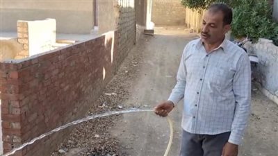 مياه الفيوم ترصد موقف المياه بمنازل المواطنين ميدانيًا بعزب سيلا والصالحية والعزيزية