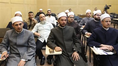 الفلك الشرعي.. كيف يجمع الأزهر ودار الإفتاء بين الرؤية الشرعية والحسابات الفلكية؟