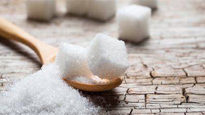 ماذا يفعل السكر بالدماغ؟.. دراسة ترصد تأثيرات ممتدة حتى البلوغ