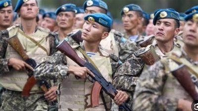 كازاخستان تعتقل 5 مسئولين من وزارة الدفاع 