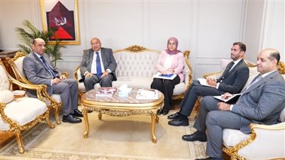 رئيس لجنة مكافحة الهجرة يفتح ملف التشغيل الآمن مع وزير العمل
