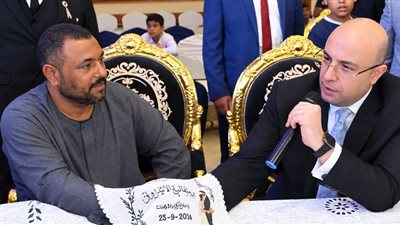 محافظ الفيوم يشهد عقد قران وحفل زفاف إحدى الفتيات اليتيمات الأولى بالرعاية