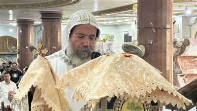 الأنبا صليب يشهد فعاليات روحية مكثفة بكاتدرائية مارجرجس 