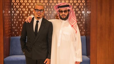عمرو دياب انتهى.. كيف علق تركي آل الشيخ على دخول الهضبة موسوعة جينيس؟ 