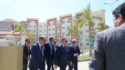 وزير التعليم العالي يفتتح ويتفقد عددًا من المنشآت الجامعية والطبية بجامعة المنيا