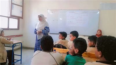 دور التعليم في بناء الإنسان.. ندوة توعوية لطلاب «العساكرة» بنجع حمادي