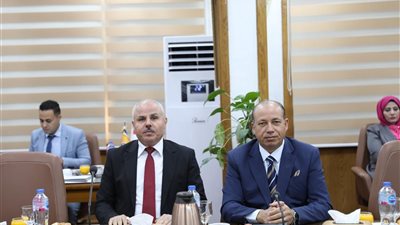 رئيس جامعة المنصورة يشارك في اجتماع المجلس الأعلى للجامعات