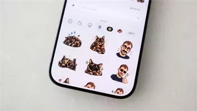 كيفية استخدام ChatGPT لإنشاء ملصقات لـ iMessage وWhatsApp