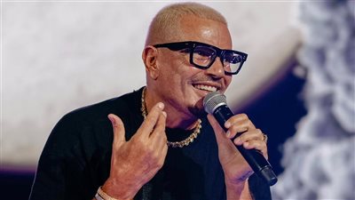عمرو دياب يتصدر الترند بأضخم حفل في مول مصر