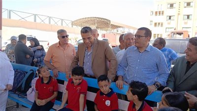 منح طلاب مدرسة الميناء الرسمية للغات بالغردقة إجازة اليوم وغدًا
