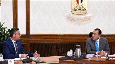 مدبولي يطمئن على انتظام منظومتي الخبز والسلع التموينية