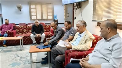 وكيل التربية والتعليم بقنا يواصل جولاته الميدانية لمتابعة انتظام العملية التعليمية
