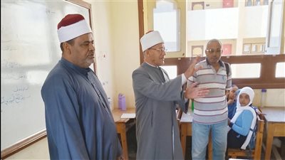 قيادات نجع حمادى التعليمية تجرى جولة تفقدية لمتابعة سير العمل بالمعاهد الأزهرية