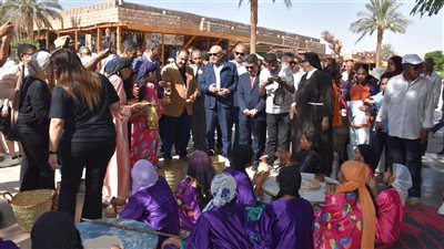 الأقصر تحتفل بـ«يوم السياحة العالمي» بساحة معابد الكرنك 