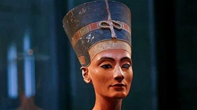 تمثال نفرتيتي.. تحفة فنية أبهرت العالم بدقة تفاصيلها